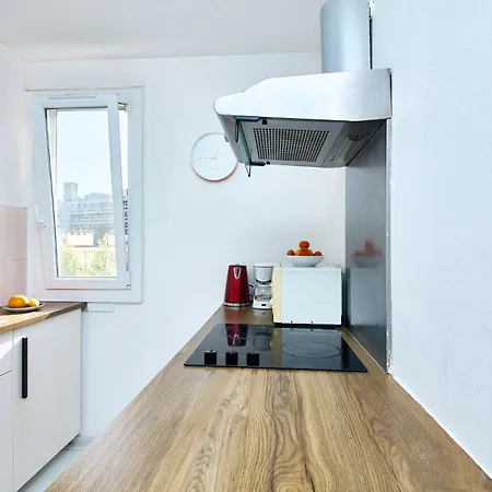 Apartment A 10 Min De La - T4, 9eme